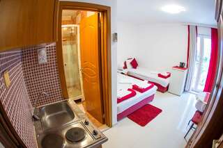 Гостевой дом Guest House Vucicevic Будва Номер-студио с балконом-1